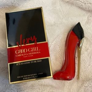 Caroline Herrera Very Good Girl Eau De Parfum 50 mL
